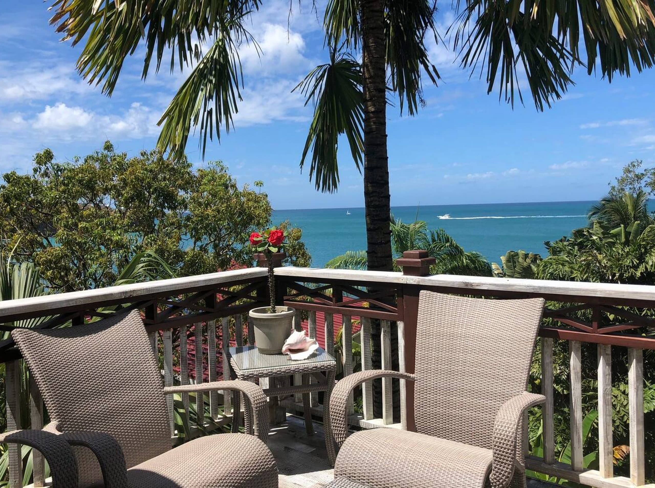 Picturesque Beachfront Villa