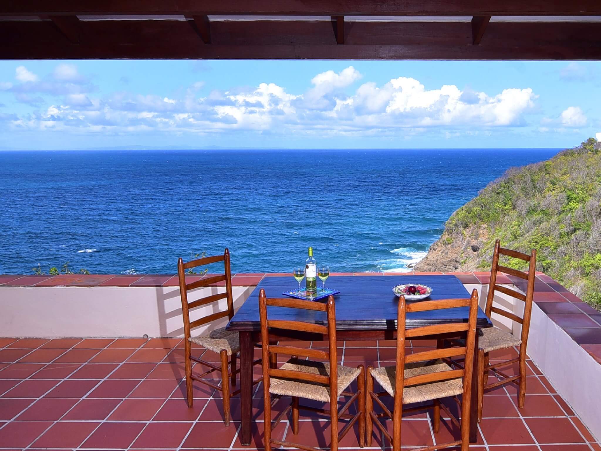 Cliffside Oceanview Estate with Cottage