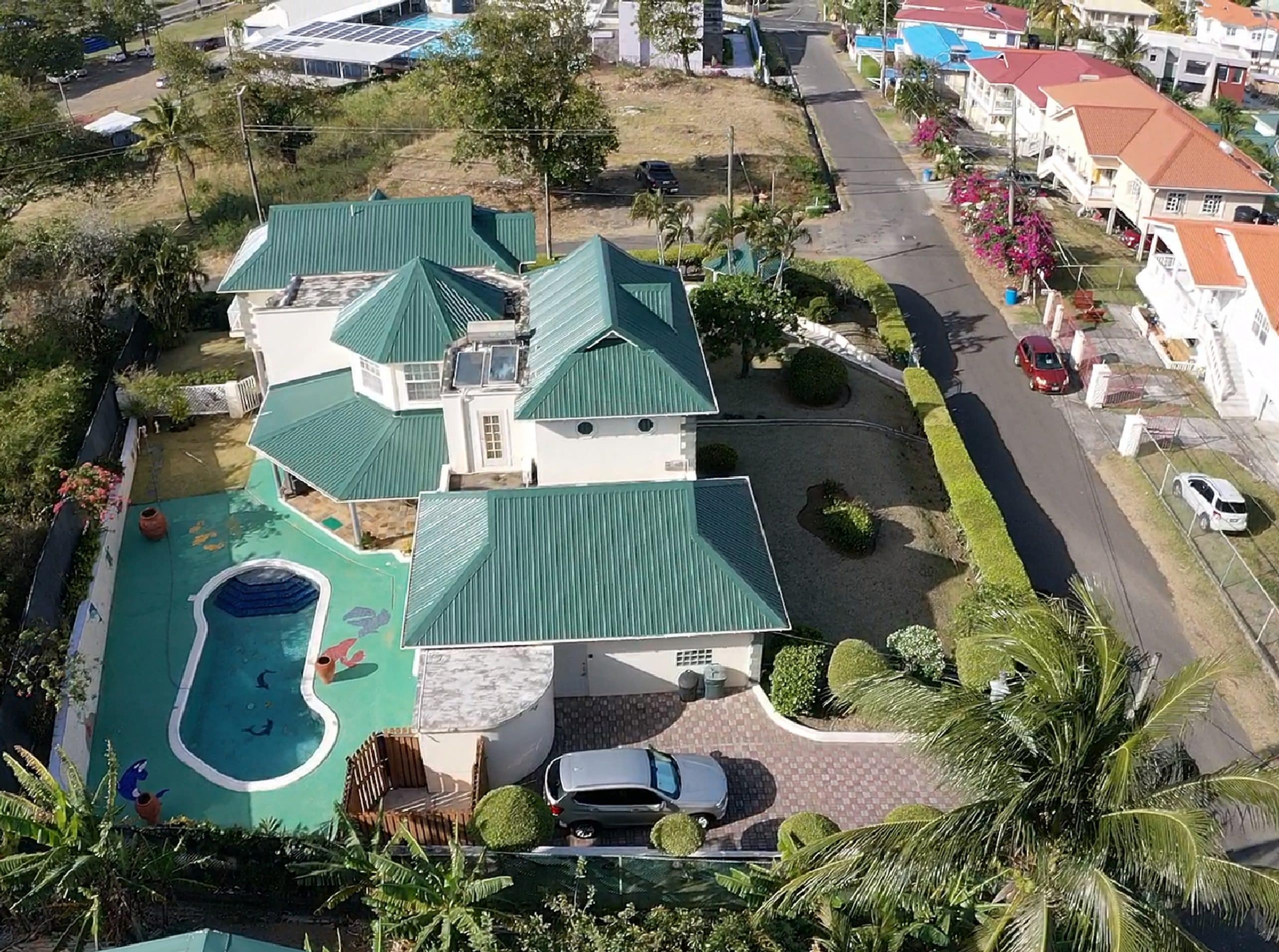 Villa Divina – A Stunning Place in Rodney Heights