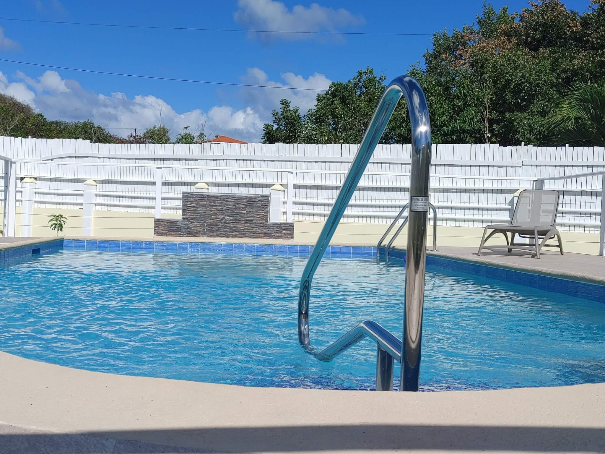 Spacious 4-Bedroom Duplex with Pool