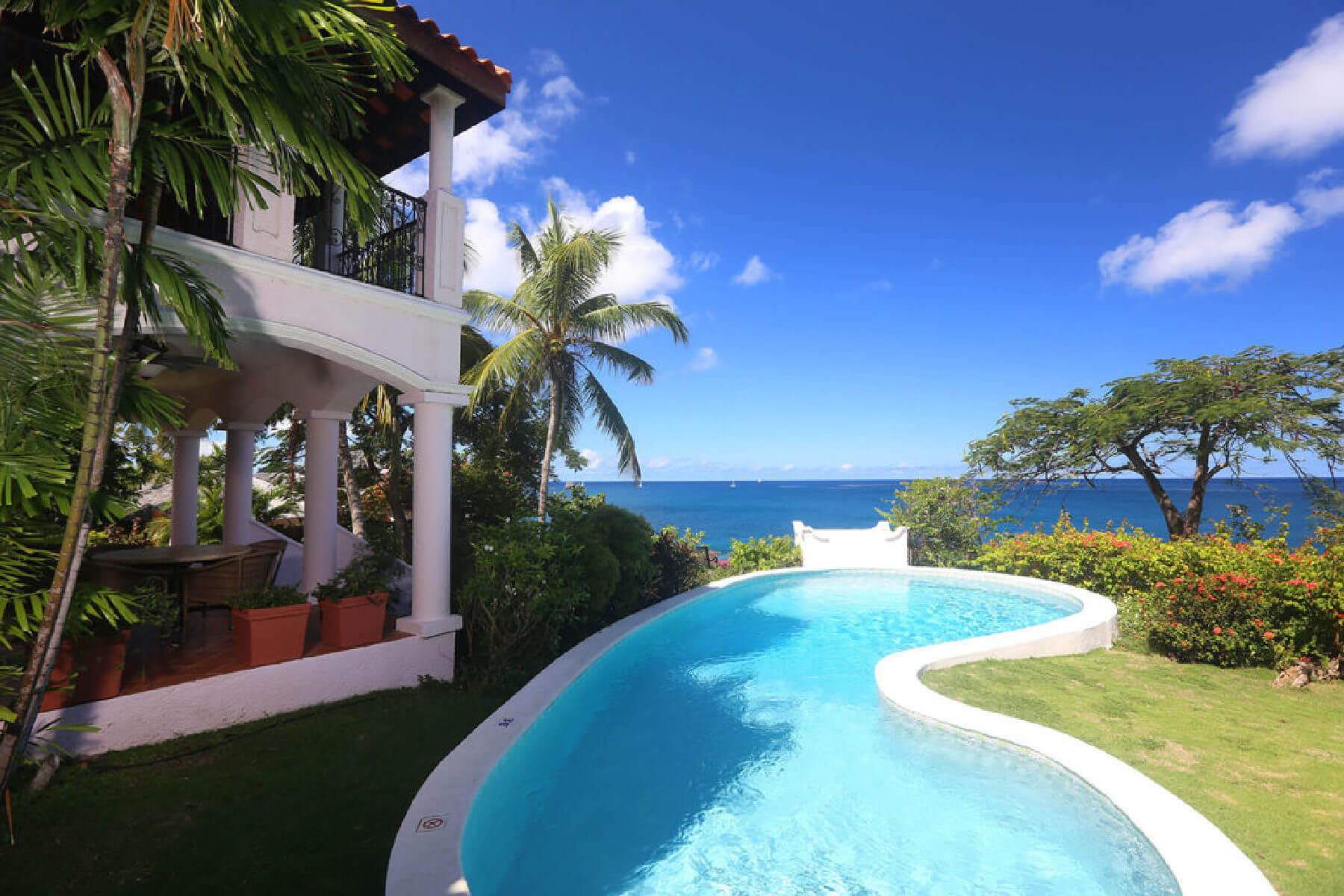 Luxurious 3-bed Villa with Stunning Garden Views at Cap Maison Luxury Resort