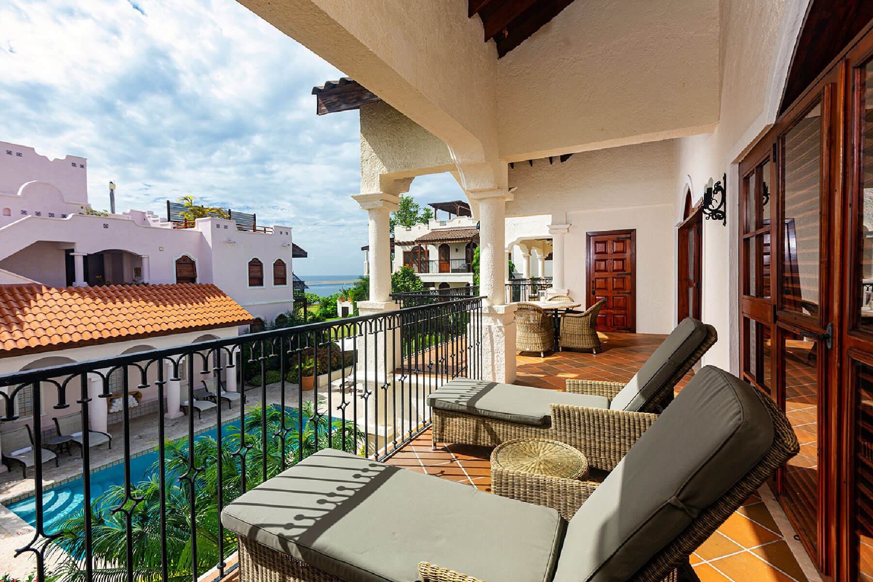 Luxurious 2-bed Villa with Stunning Garden Views at Cap Maison Luxury Resort