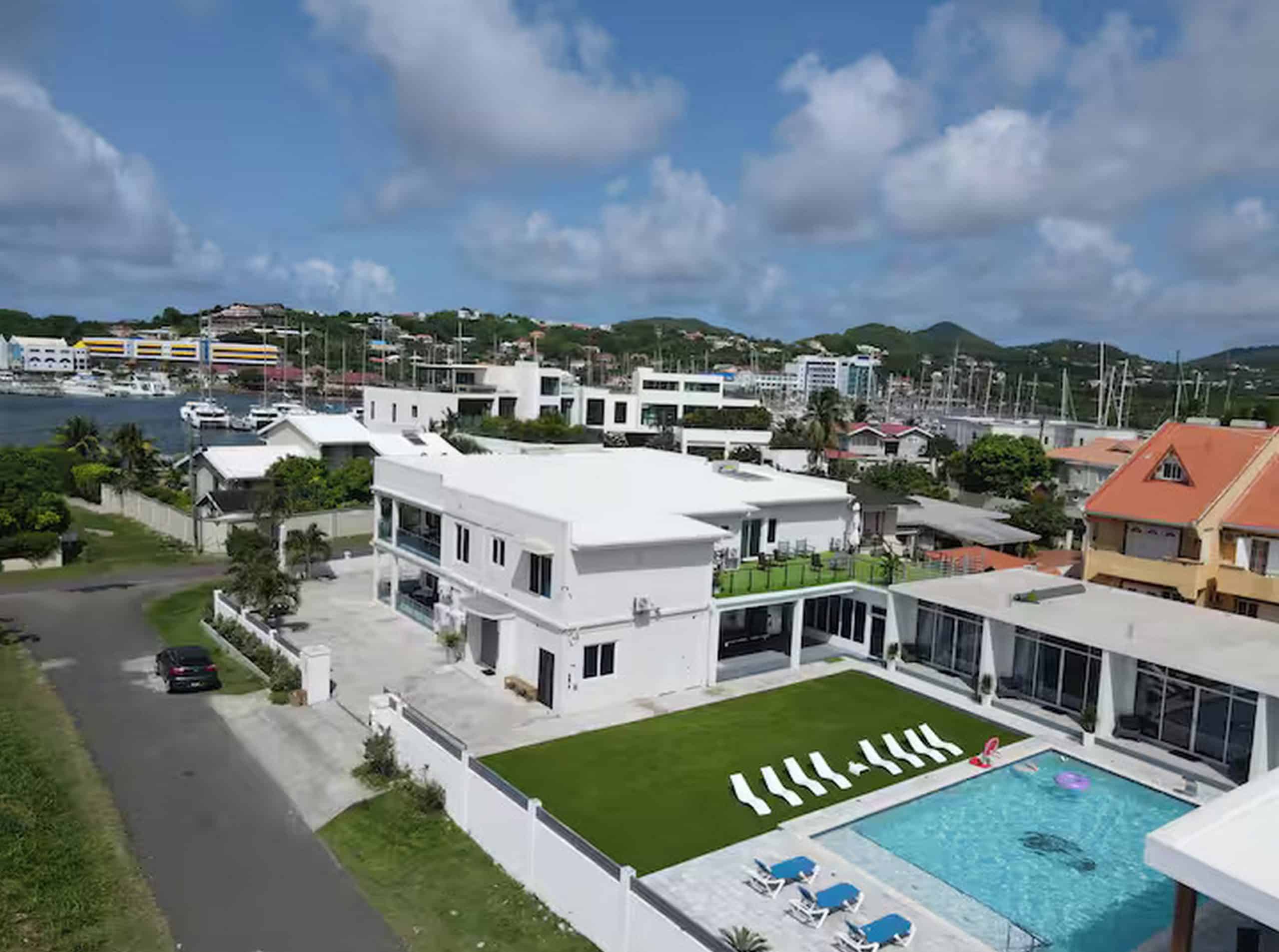 Paris Villas- Luxury 3-Bedroom Modern Villa – Rodney Bay, St. Lucia